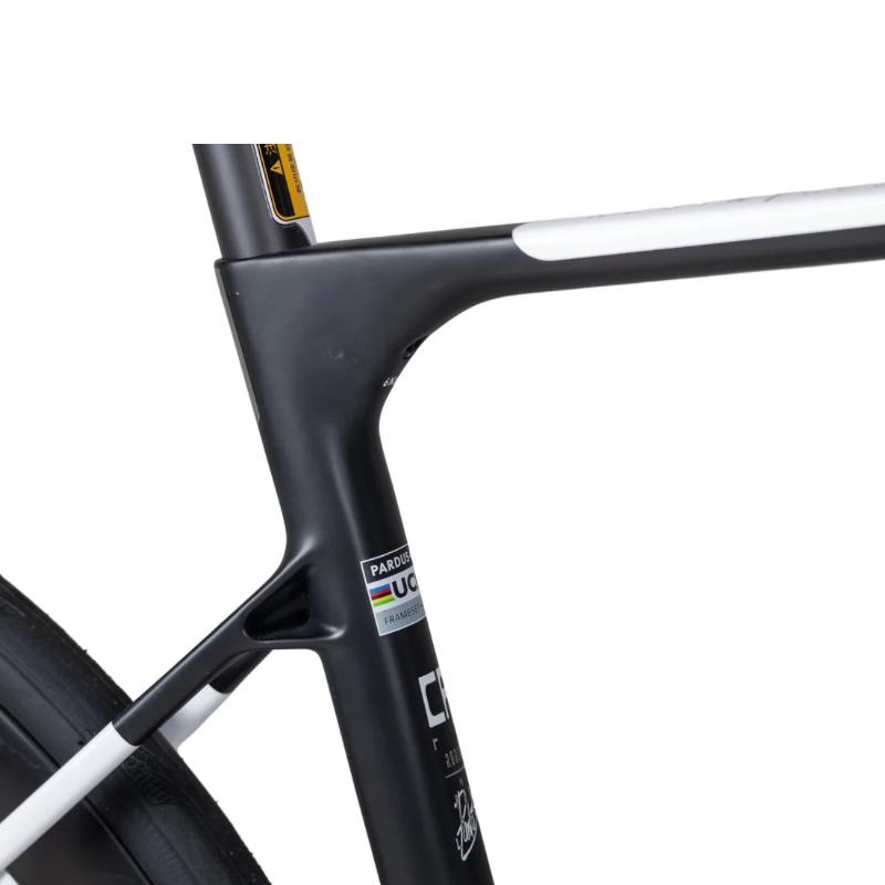 Pardus Robin Sport 105 Di2 Carbon Road Bike with Carbon Wheels